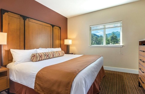 Estes Park Resort | Estes Park | Estes Park Lodge Stay | Hot Tub & Fireplace | 2BR