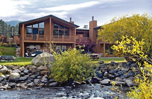 Estes Park Resort | Estes Park is a small town with lots of love!