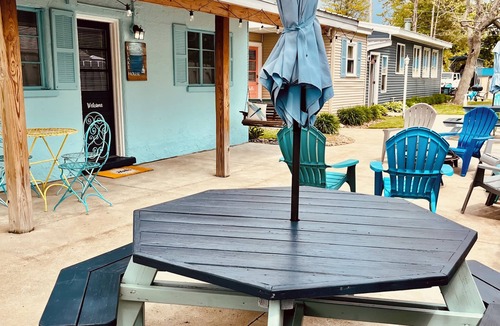 Geneva-on-the-Lake Cottage | Ethan's Lake House totally renovated 2 bedroom 1 bath cottage sleeps 6