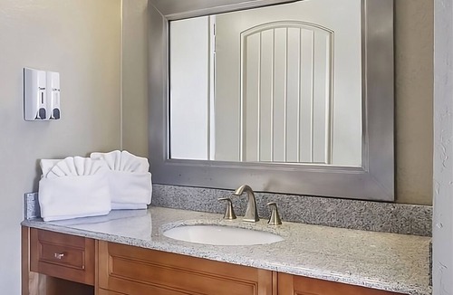 Mesa Verde National Park Hotel | Everything You Need For The Perfect Vacation! Free Parking, Pets Allowed, Dining