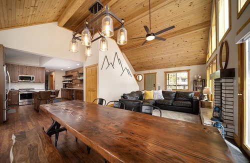 Grand Lake Cabin | Exceptional Luxury Cabin with Hot Tub, Games Room, and Fire Pit with Rocky Mountain Views in Grand Lake, Colorado