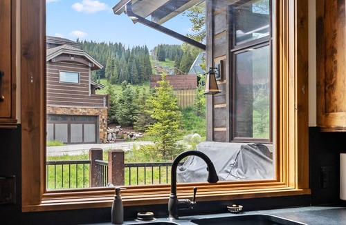Copper Mountain House | Exclusive Lewis Ranch House at Copper Mountain