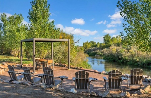 Longmont House | Exclusive Luxury Estate | River Front | Sleeps 16