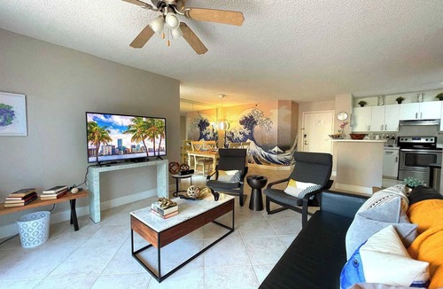 Aventura Condo | Exclusive Yacht Club Condo 10 Min to the Beach