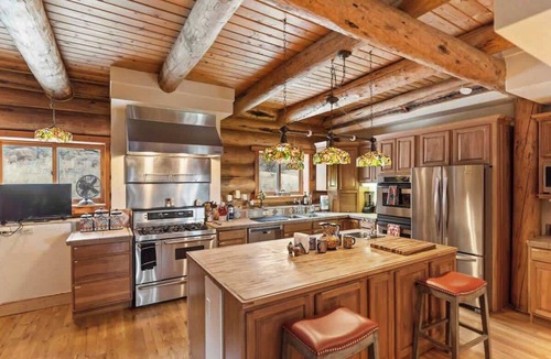 Florissant Cabin | Expansive Lodge on 80 Acres! Hot Tub, Decks, WiFi!
