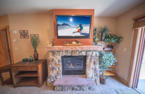 River Run House | Expedition Station 8589 by SummitCove Lodging