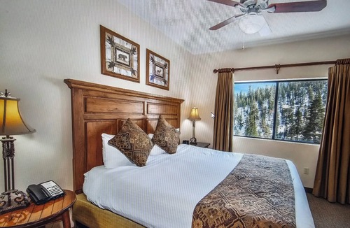 Tahoe Village Resort | ExperieSki Scene at Holiday Inn Club Vacations Tahoe Ridge Resort