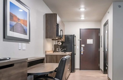 Carson City Hotel | Explore Carson City: Pet-Friendly Room w/Kitchen Near Golf, Trails & Museums
