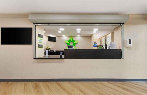 Survey Creek Hotel | Extended Stay America Suites - Fort Lauderdale - Cypress Creek - NW 6th Way