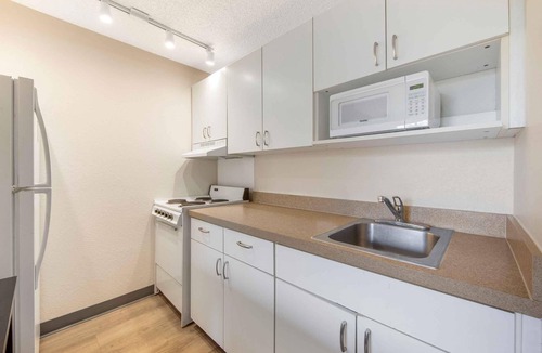 Survey Creek Hotel | Extended Stay America Suites Ft Lauderdale Cyp Crk NW 6th Wy