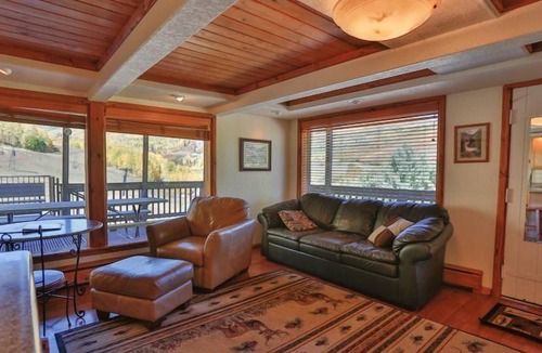 Glenwood Springs Condo | F9: This spacious one bedroom condo which includes a fireplace is only steps from the slopes.