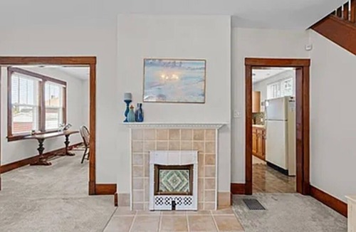 Glenshaw House | Fabulous 2-bedroom, 2-bath house with AC in historic Pittsburgh