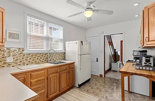 Glenshaw House | Fabulous 2-bedroom, 2-bath house with AC in historic Pittsburgh