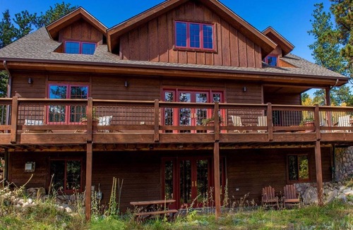 Allenspark Cabin | Fabulous 5-bedroom cabin between Allenspark and Estes park perfect for groups