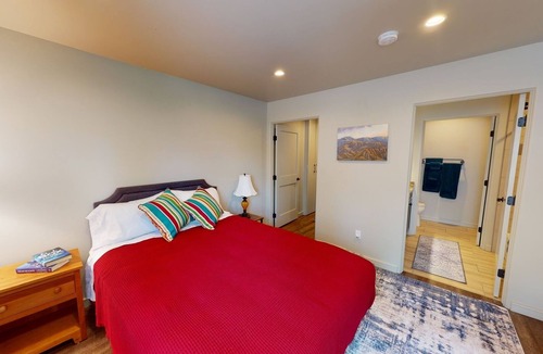 Gunnison House | Fairway Retreat Apartment - On the Golf Course