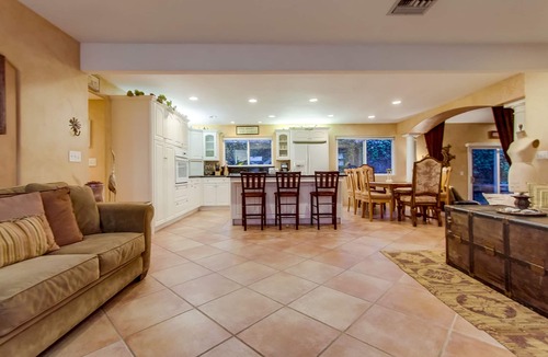 Morro Bay House | Fall is booking now! The Palms, Gorgeous, Beachside Steps to Sand, Hot Tub, Dogs