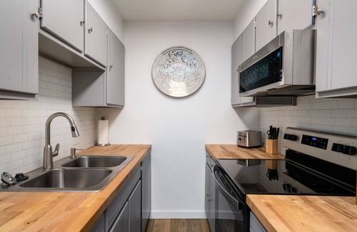 Steamboat Springs Condo | Fall Line Flat, AC in Bedroom, Communal Hot Tub, Views!