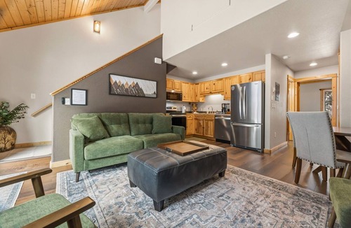 Fall River Estates Condo | Fall River Hideaway Private Hot Tub Close to RMNP
