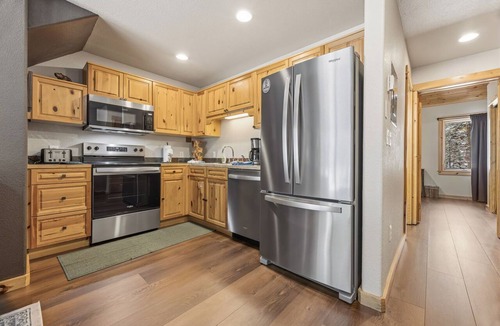 Fall River Estates Condo | Fall River Hideaway Private Hot Tub Close to RMNP