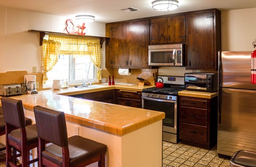 Sunland-Tujunga House | Families! Couples! Corporate Retreats! Perfect for any stay. #HSR25-002032