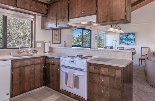 Watsonville House | Family Friendly 4BR Beach Home for 12