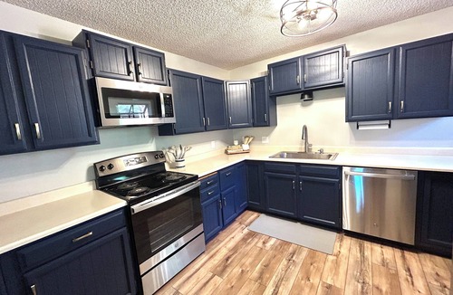 Estes Park Condo | Family Friendly Cozy Mountain Getaway close to RMNP!