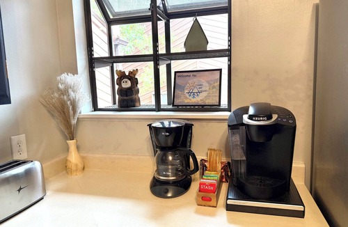 Estes Park Condo | Family Friendly Cozy Mountain Getaway close to RMNP!