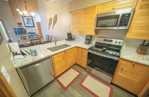Mountain House Condo | Family-Friendly Escape | Balcony & Bike Path