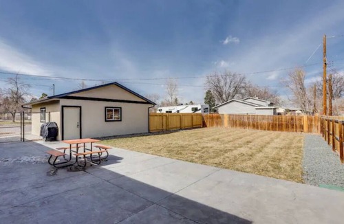 Loveland House | Family-Friendly Fun House! with HOT TUB!