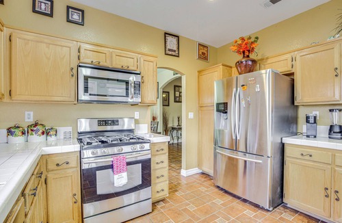 Victorville House | Family-Friendly Home w/Fenced Yard in Victorville