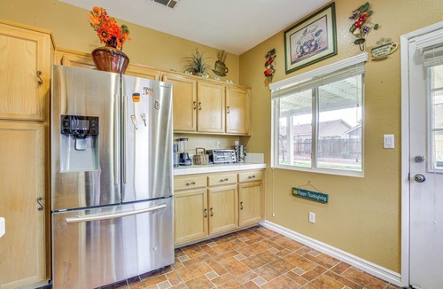 Victorville House | Family-Friendly Home w/Fenced Yard in Victorville