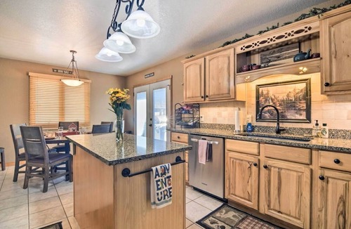 Estes Park House | Family-Friendly Home w/Hot Tub: 1 Mile to Downtown