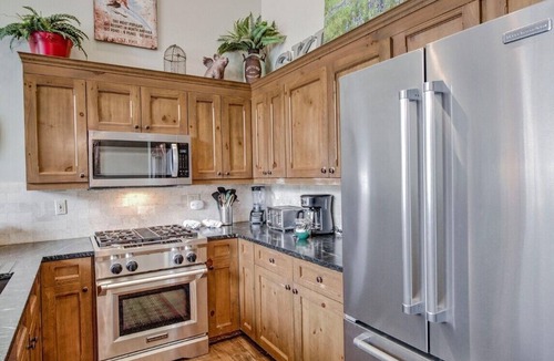 Peak 9 House | Family Friendly Luxury Townhome 4 Minute Walk to Lift, 5 Minute Walk to Downtown