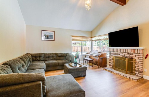East San Jose House | Family-Friendly San Jose Base Near Levi’s Stadium!