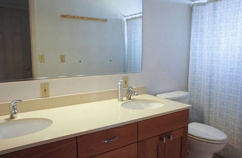 South Boulder House | Family Friendly, South Boulder home close to Hiking Trails, WiFi and Fenced yard