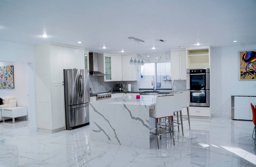 Hollywood Lakes House | Family Home, 5 min Beach 15 min Hardrock Casino 4 min Downtown hollywood