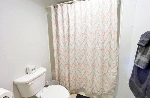 Howard House | Family Motel Room on Ark River - 2 beds - 15 min to Salida