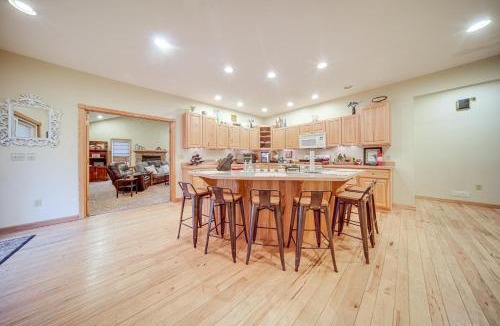 Jefferson House | Family & Pet Friendly! 7-Acre Escape in Jefferson