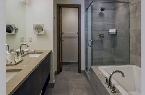 Peak 8 Resort | Family size - Ski in/out Peak 8 Breckenridge 3-Bedroom Grand Colorado Peak 8