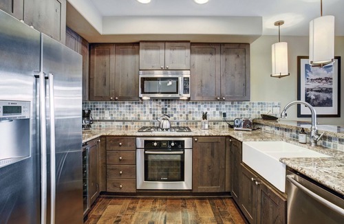 Peak 8 Condo | Fantastic 2 bedroom Ski In/Ski Out Condo. Summer unit with rare A/C