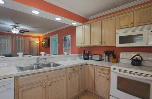 Madeira Beach Condo | Fantastic Beachfront Resort. Roomy and Comfortable. Take a Stroll along Beach or Lounge at the Pool.