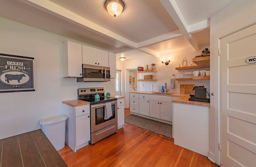 Templeton House | Farmhouse on working vineyard on Westside Templeton
