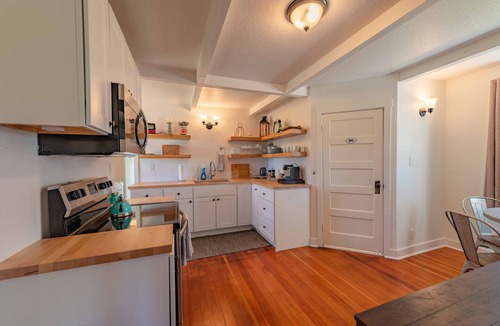 Templeton House | Farmhouse on working vineyard on Westside Templeton