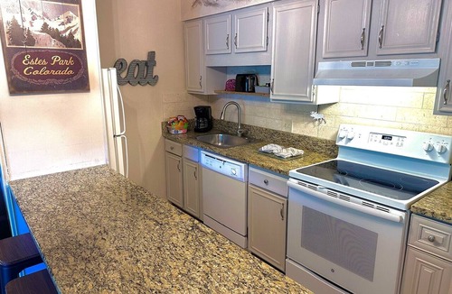 Estes Park Condo | Fawn Valley Inn: 288 1 Bedroom Condo