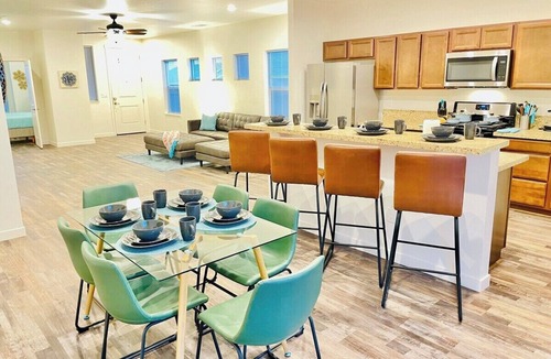 Fernley House | Fernley Brand New House/5TVs Sleeps 13/Pet OK🦮🐈