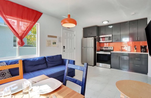 Highland Garden Apartment | FIFA Perfect 18 KM | Bayamo: Casita Near Beach & Gym Access