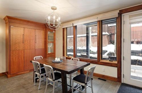 Aspen House | Fifth Avenue Unit 8, Condo with Extra Murphy Bed + Access to Pool & Hot Tub