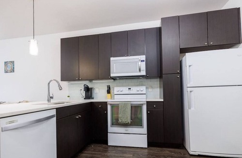Ballpark Apartment | Finn's Manor - Downtown Denver