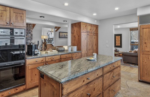 Beaver Creek House | Firepit, Hot Tub + All the Views | Navigator Lodge