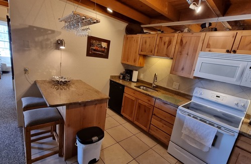 Wildernest Condo | First listed in '23 Awesome Mountain condo minutes from world class skiing 🏂⛷️